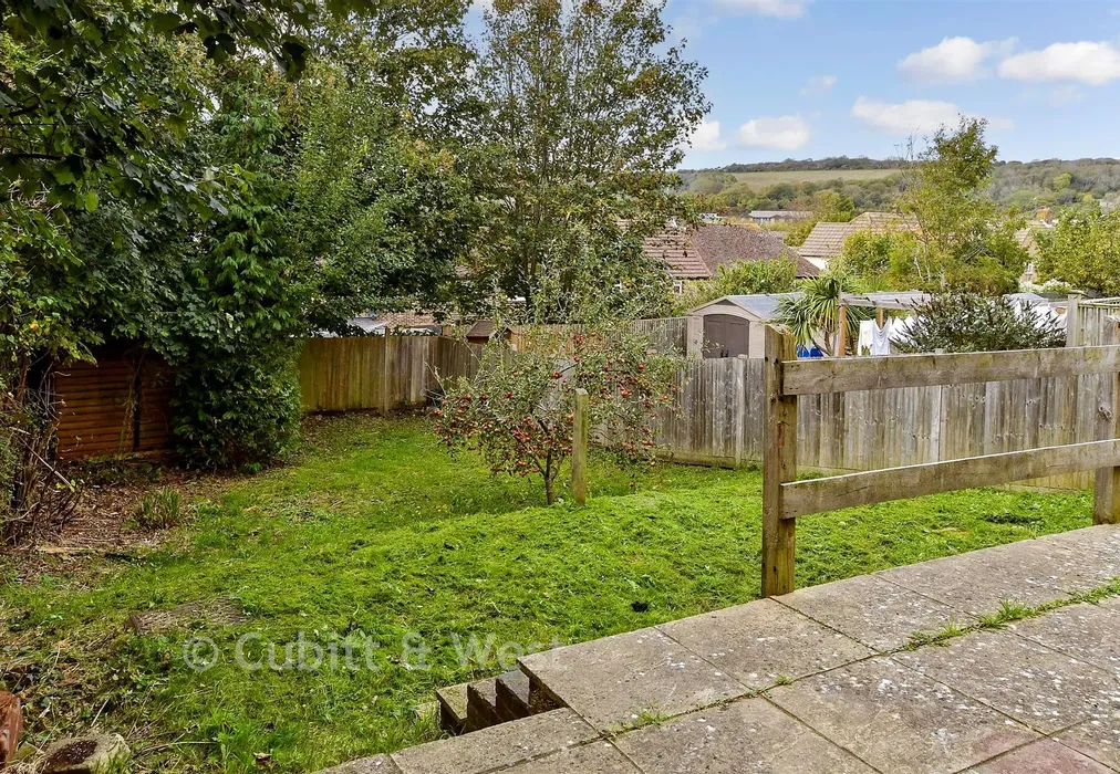 Rear Garden - Hillside, Brighton, East Sussex - Wards of Kent