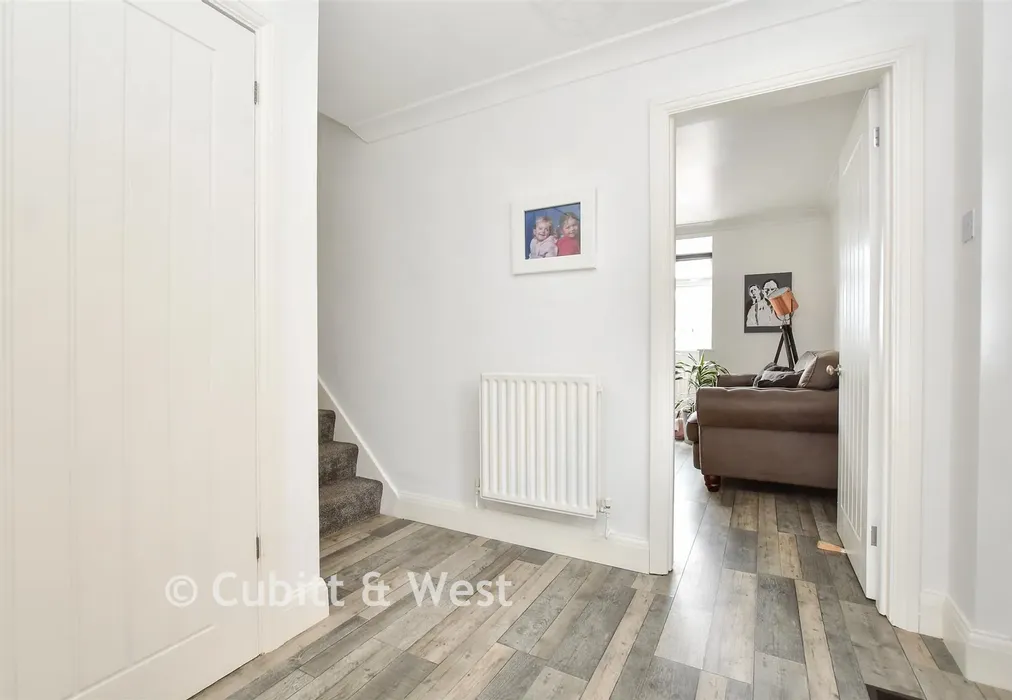 Entrance Hall - St. Albans Road, Sutton, Surrey - Wards of Kent