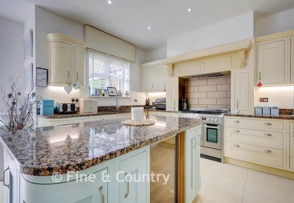 Kitchen - Boleyn Row, Epping, Essex - Wards of Kent