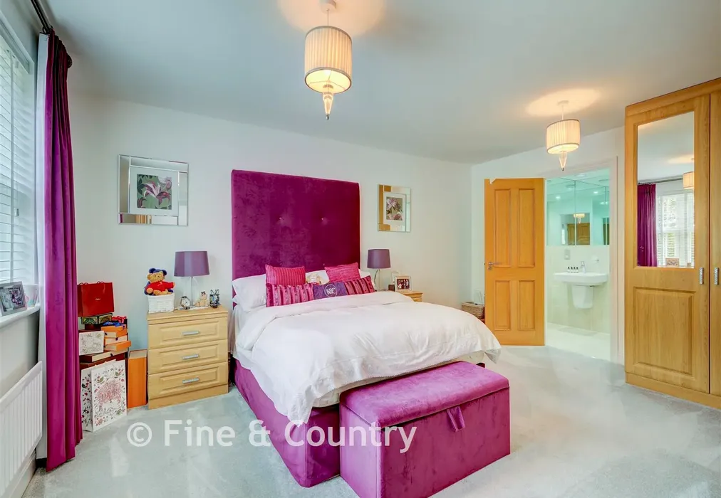 Bedroom 2 - Boleyn Row, Epping, Essex - Wards of Kent