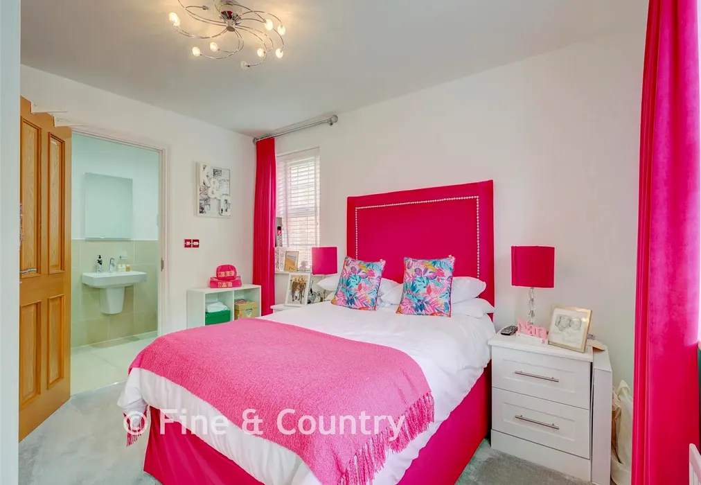 Bedroom 3 - Boleyn Row, Epping, Essex - Wards of Kent