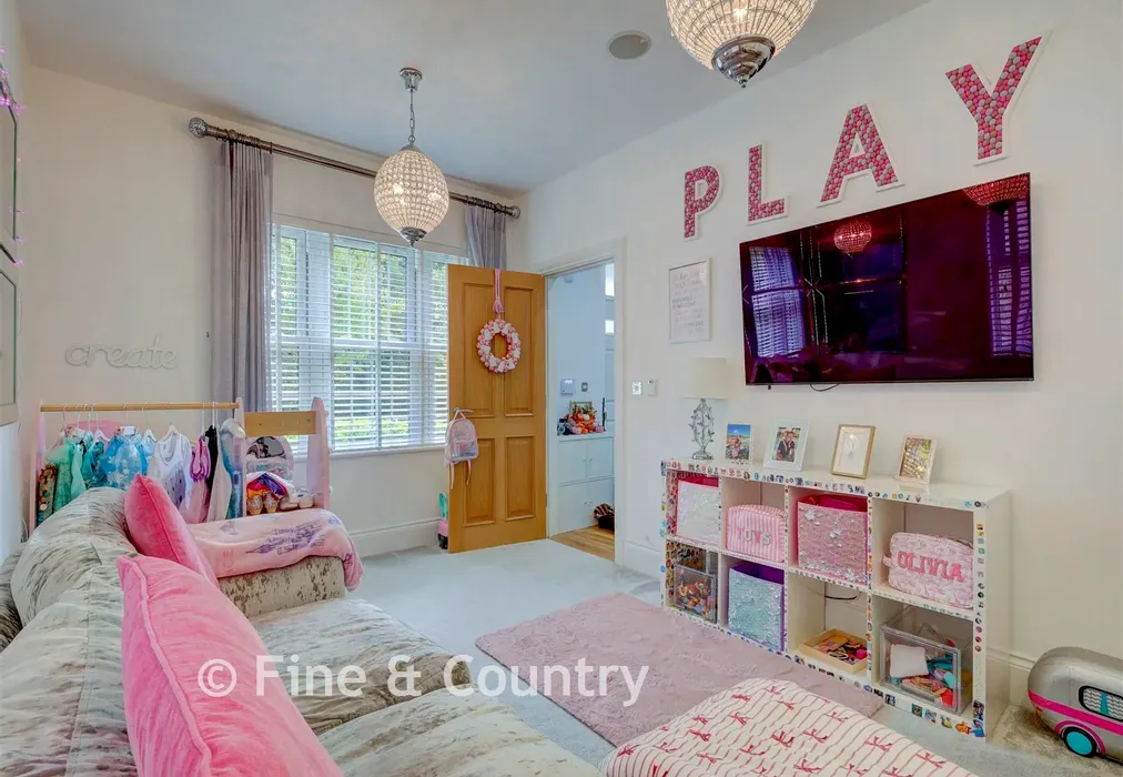 Family Room - Boleyn Row, Epping, Essex - Wards of Kent