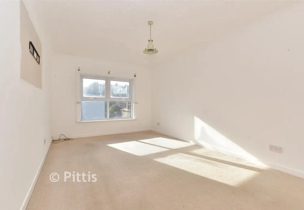 Bedroom 1 - Albert Street, Ventnor, Isle of Wight - Wards of Kent