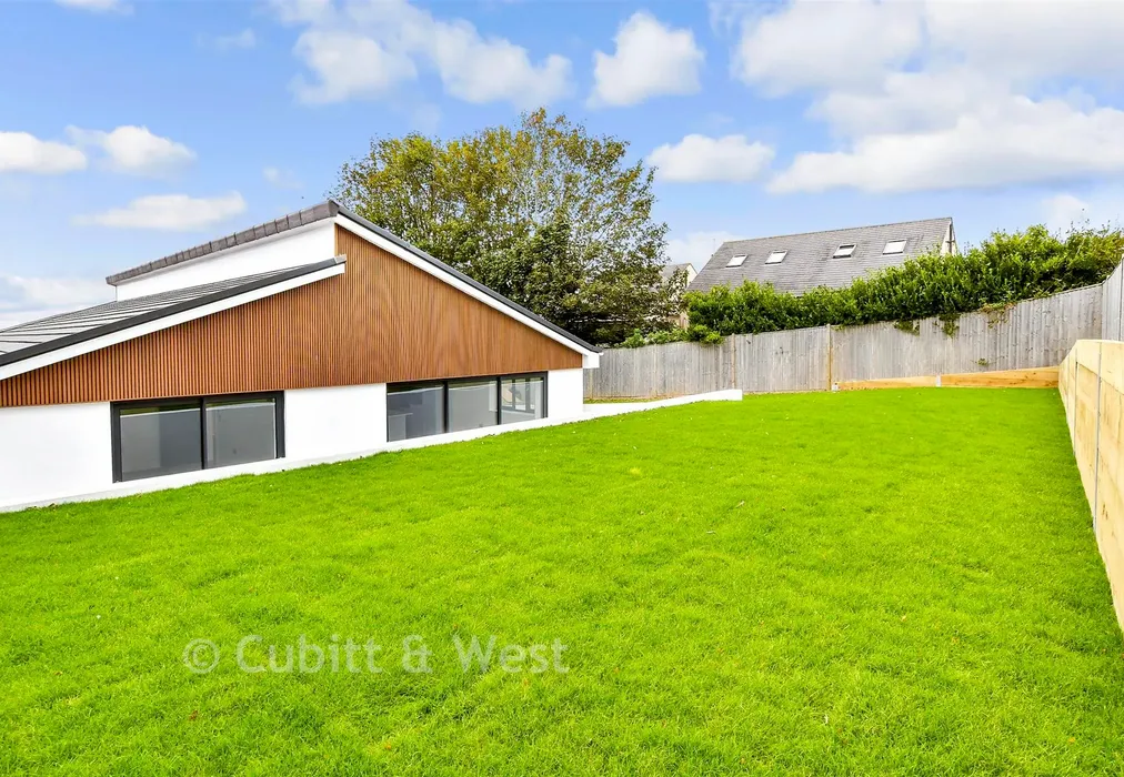 Rear Garden - The Ridgway, Woodingdean, Brighton, East Sussex - Wards of Kent