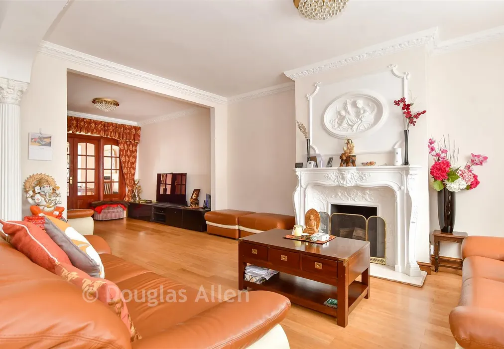 Lounge - Peel Drive, Ilford, Essex - Wards of Kent
