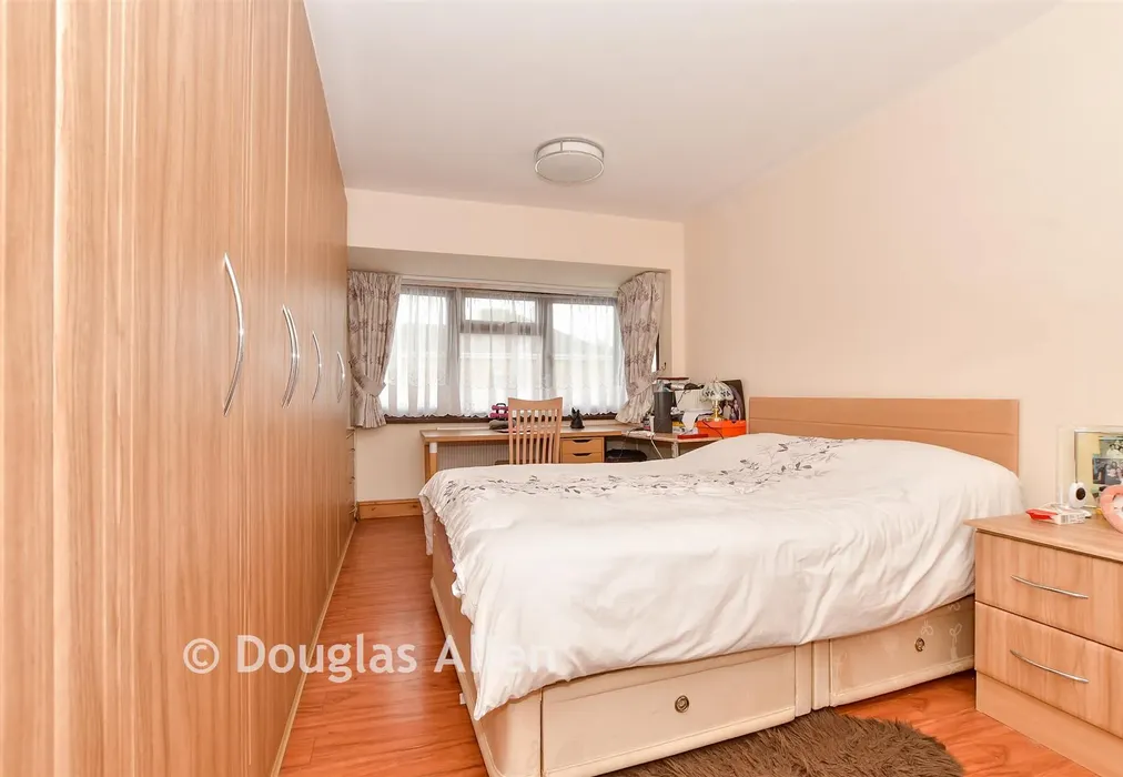 Bedroom 2 - Peel Drive, Ilford, Essex - Wards of Kent