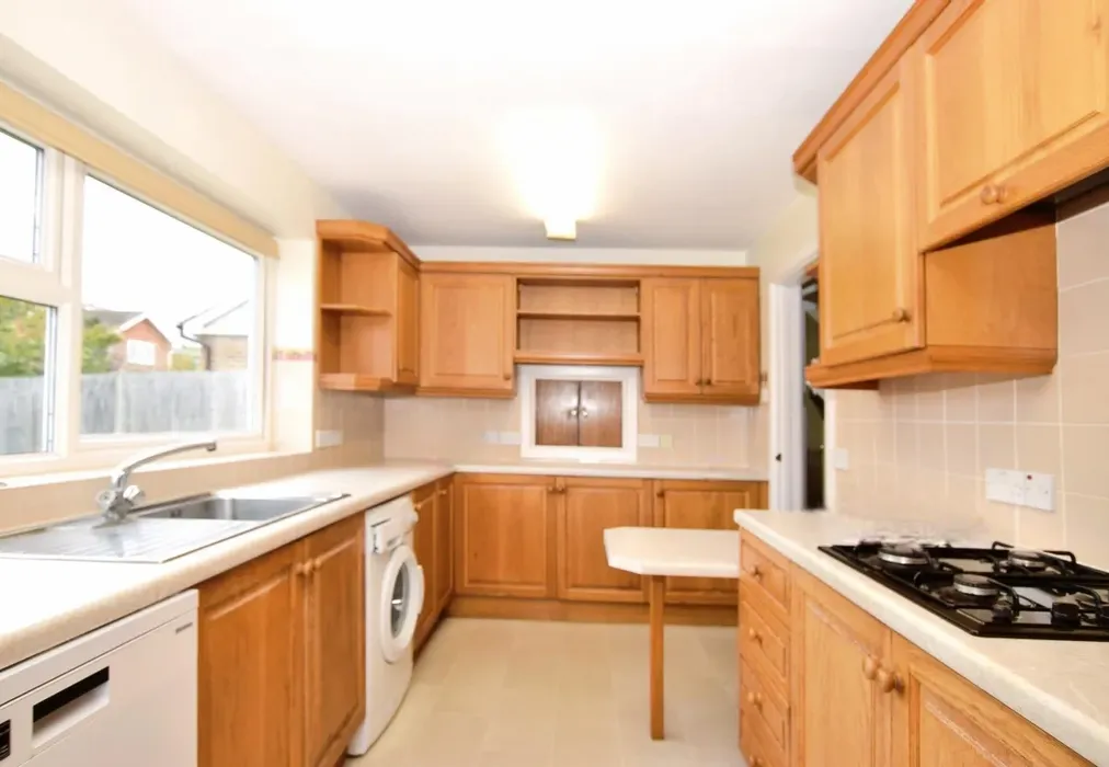 kitchen - Old Millmeads Horsham RH12 - Wards of Kent