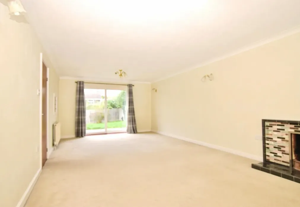 lounge - Old Millmeads Horsham RH12 - Wards of Kent