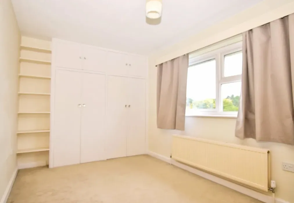 bed 2 - Old Millmeads Horsham RH12 - Wards of Kent