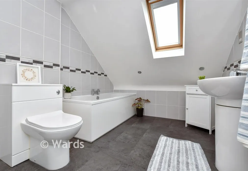 Bathroom - Knockholt Road, Cliftonville, Margate, Kent - Wards of Kent