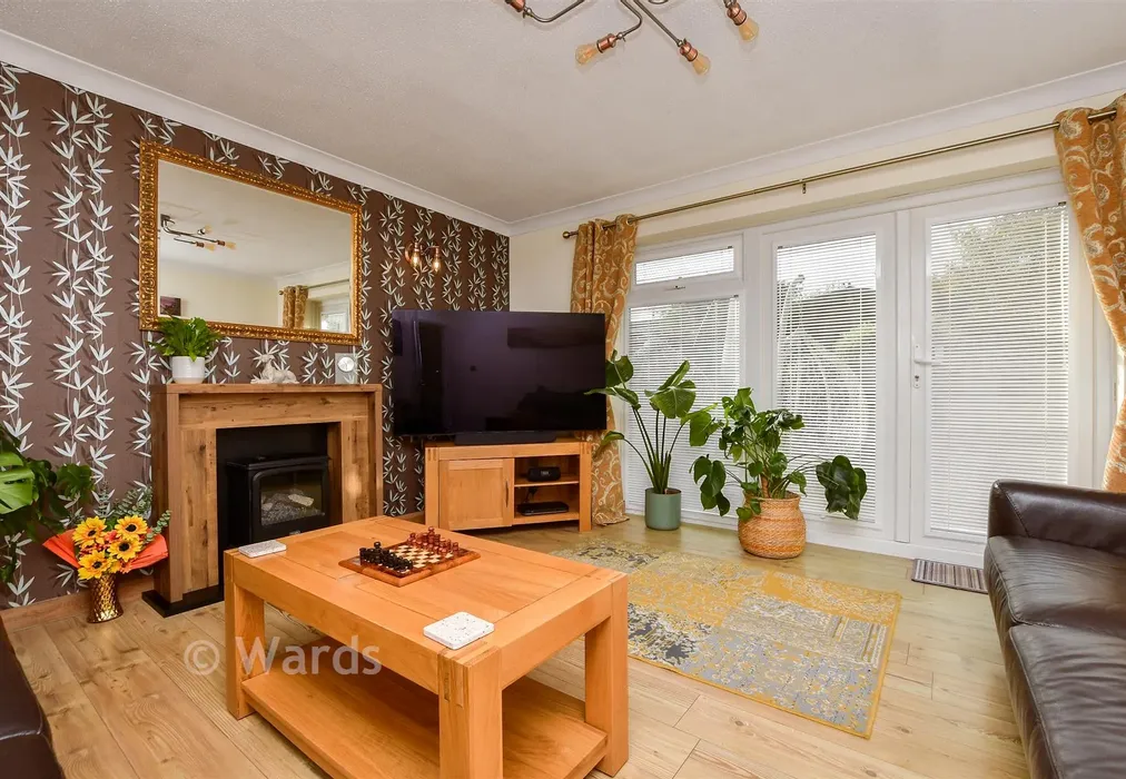 Lounge - Knockholt Road, Cliftonville, Margate, Kent - Wards of Kent