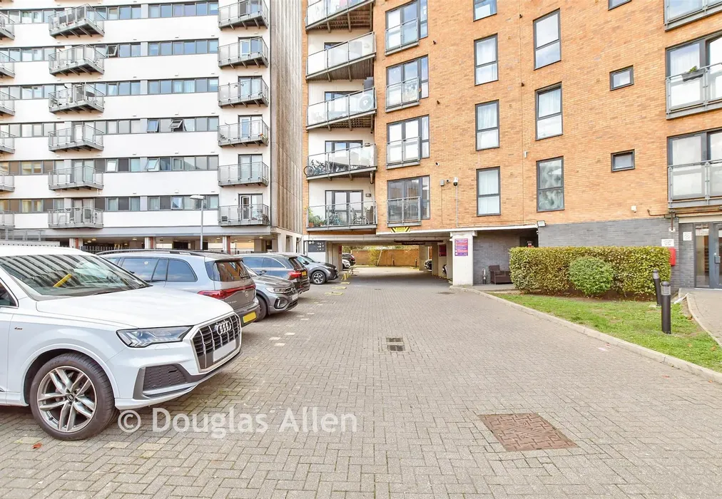 Driveway/Parking - Parham Drive, Ilford, Essex - Wards of Kent