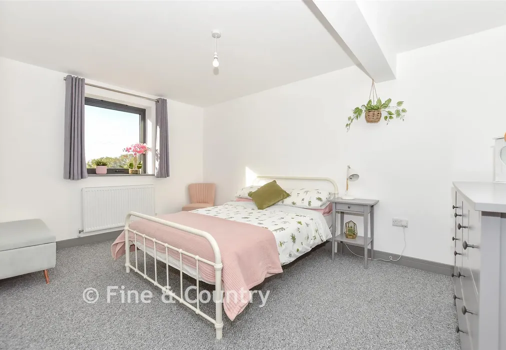 Bedroom 4 - Oxbridge Close, Binfield, Newport, Isle of Wight - Wards of Kent