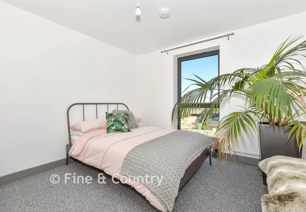 Bedroom 5 - Oxbridge Close, Binfield, Newport, Isle of Wight - Wards of Kent