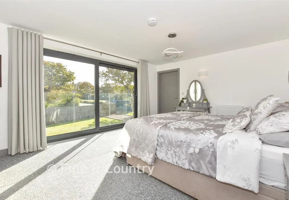 Bedroom 2 - Oxbridge Close, Binfield, Newport, Isle of Wight - Wards of Kent