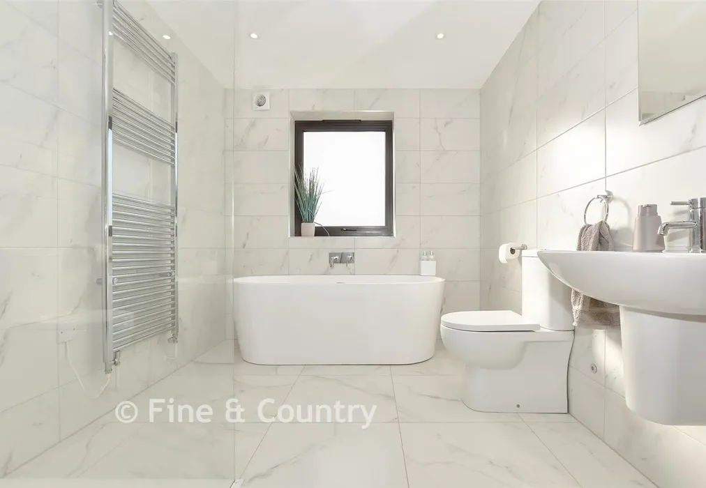 Bathroom - Oxbridge Close, Binfield, Newport, Isle of Wight - Wards of Kent