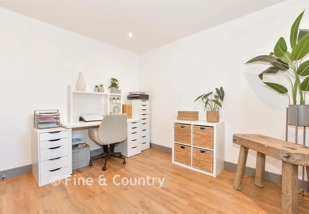Study - Oxbridge Close, Binfield, Newport, Isle of Wight - Wards of Kent