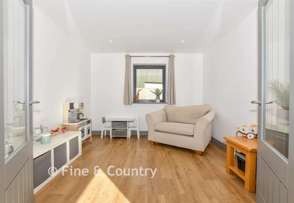 Play Room - Oxbridge Close, Binfield, Newport, Isle of Wight - Wards of Kent