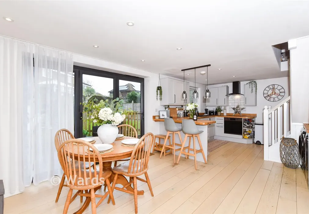 Annexe Kitchen/Diner - Grange Crescent, St. Michaels, Tenterden, Kent - Wards of Kent