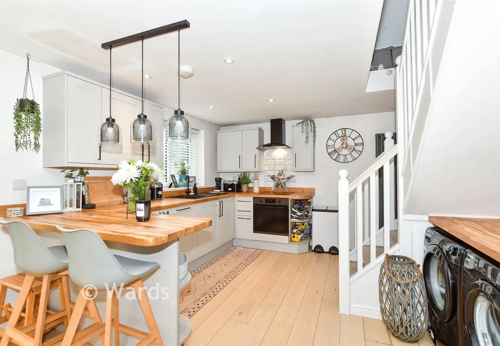 Annexe Kitchen/Diner - Grange Crescent, St. Michaels, Tenterden, Kent - Wards of Kent