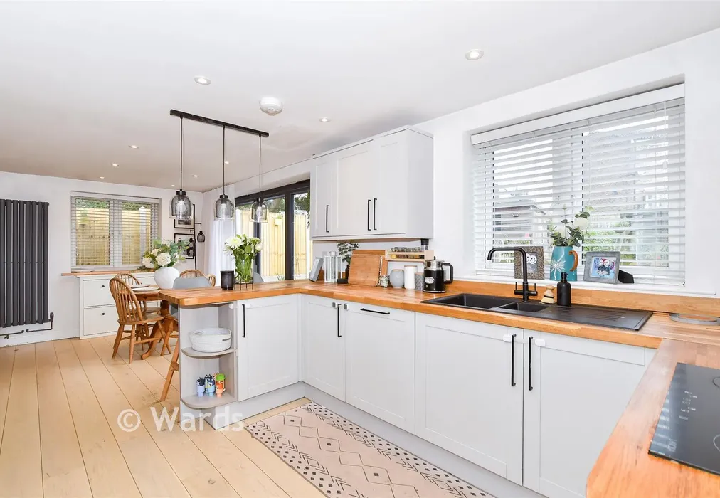 Annexe Kitchen/Diner - Grange Crescent, St. Michaels, Tenterden, Kent - Wards of Kent