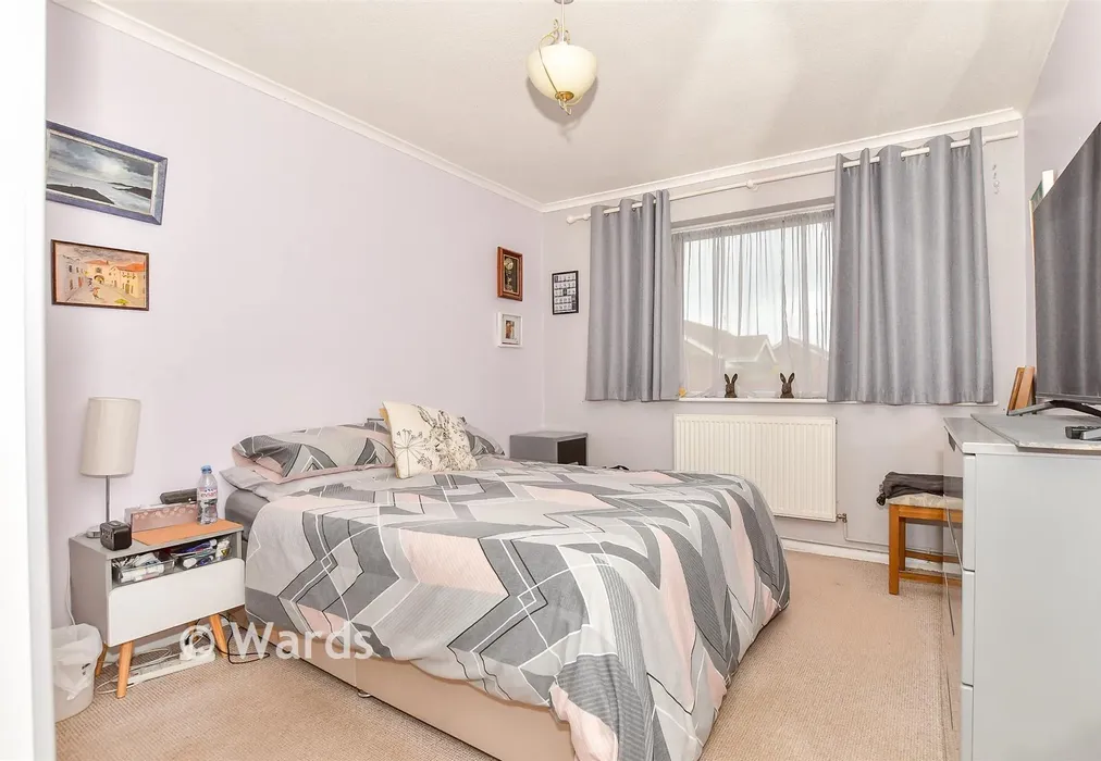 Bedroom 1 - The Fairway, Dymchurch, Romney Marsh, Kent - Wards of Kent