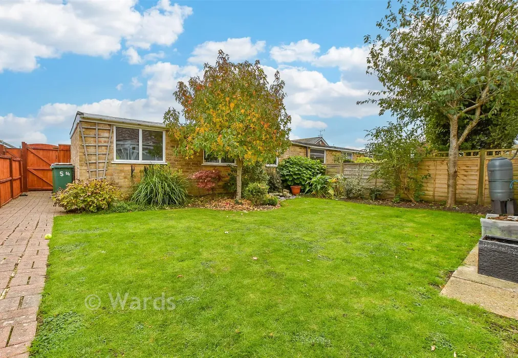Rear Garden - The Fairway, Dymchurch, Romney Marsh, Kent - Wards of Kent