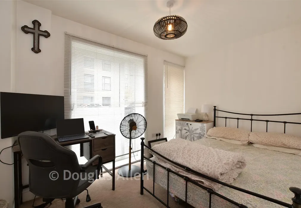 Bedroom 2 - Maxwell Road, Romford, Essex - Wards of Kent