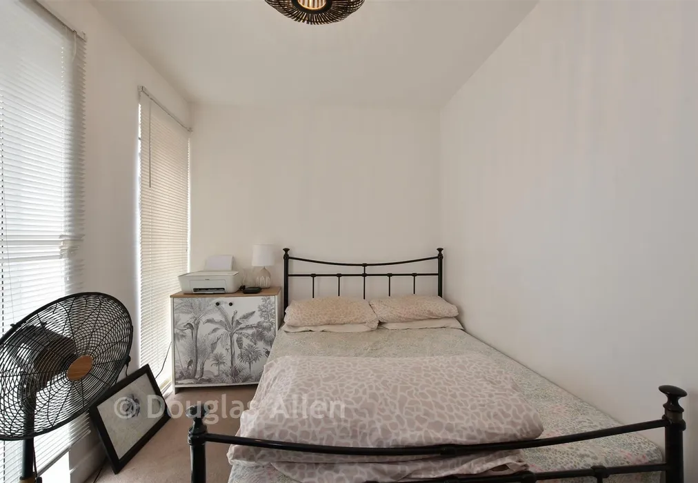 Bedroom 2 - Maxwell Road, Romford, Essex - Wards of Kent
