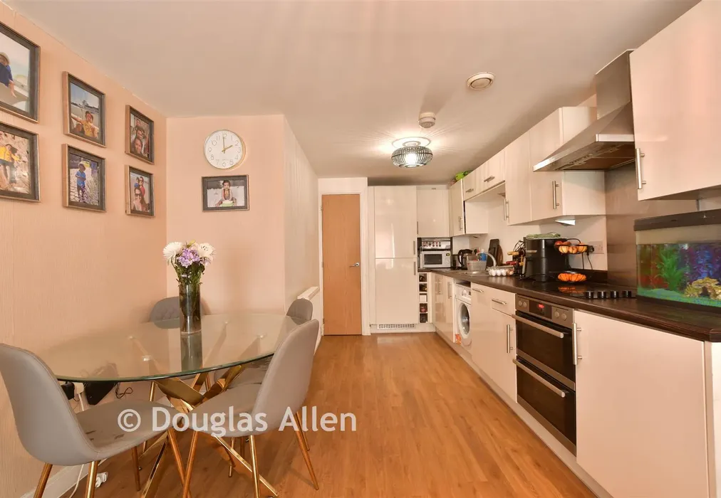Kitchen/ Dining Area - Maxwell Road, Romford, Essex - Wards of Kent