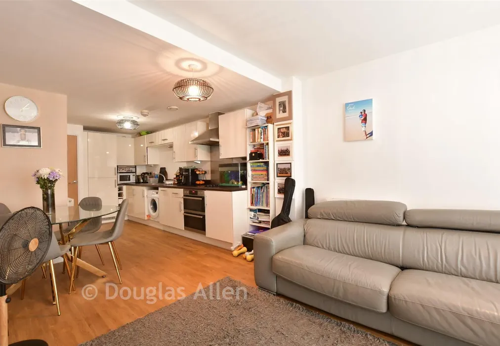 Lounge/Kitchen/Dining Area - Maxwell Road, Romford, Essex - Wards of Kent