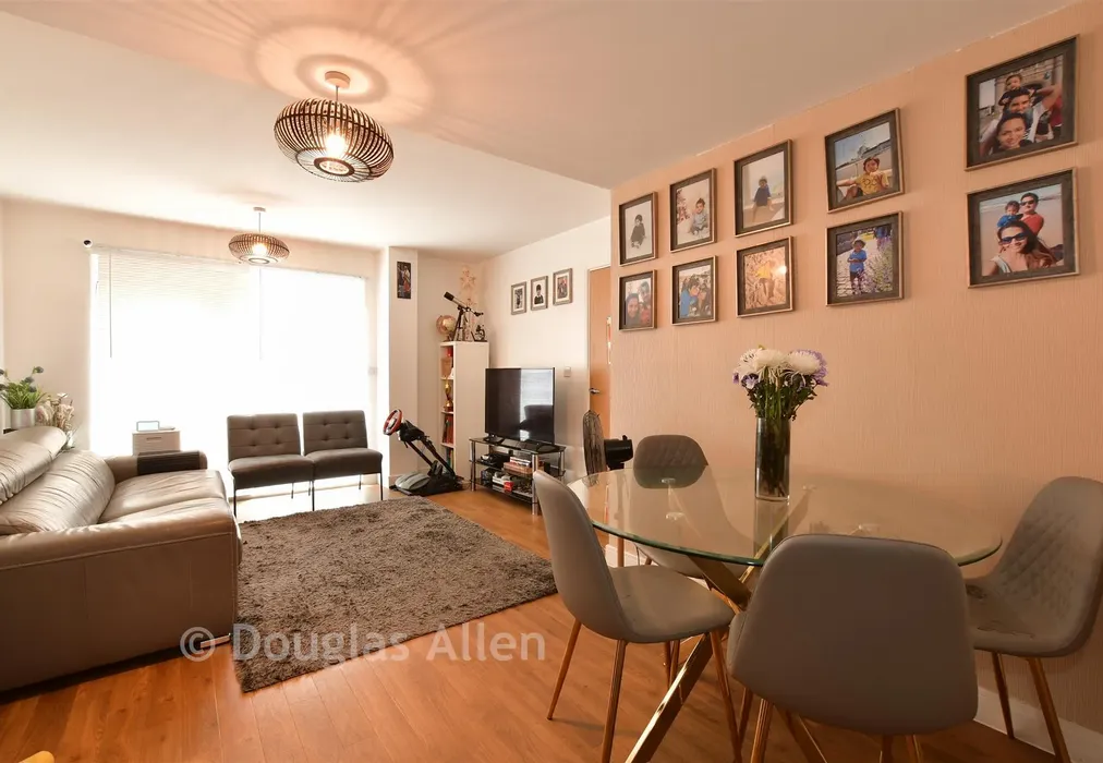 Kitchen/ Dining Area - Maxwell Road, Romford, Essex - Wards of Kent