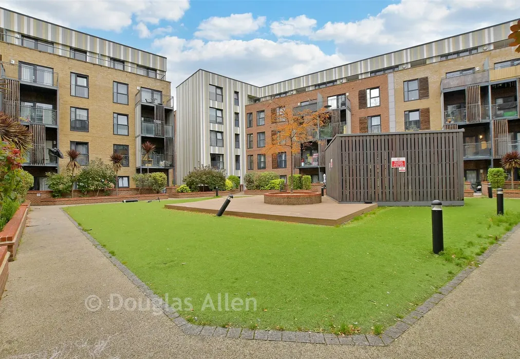 External Lifestyle Photograph - Maxwell Road, Romford, Essex - Wards of Kent