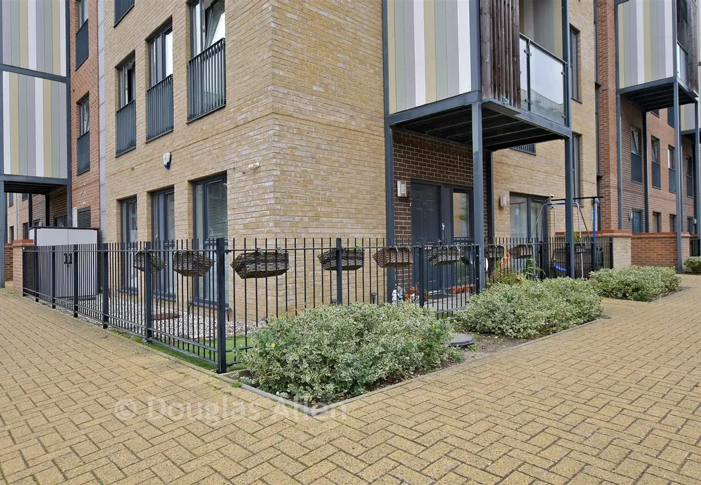 Street View - Maxwell Road, Romford, Essex - Wards of Kent