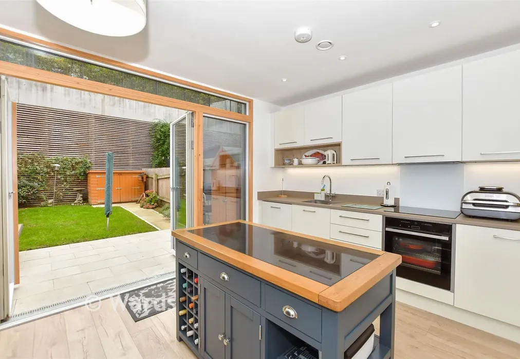 Kitchen - Khartoum Parade, Chatham Maritime, Chatham, Kent - Wards of Kent