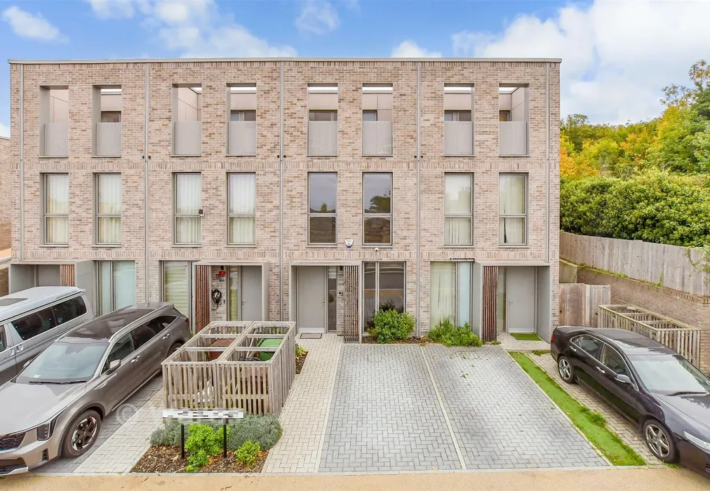 External Web - Khartoum Parade, Chatham Maritime, Chatham, Kent - Wards of Kent