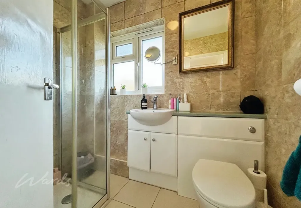 bathroom - Friezland Road Tunbridge Wells TN4 - Wards of Kent