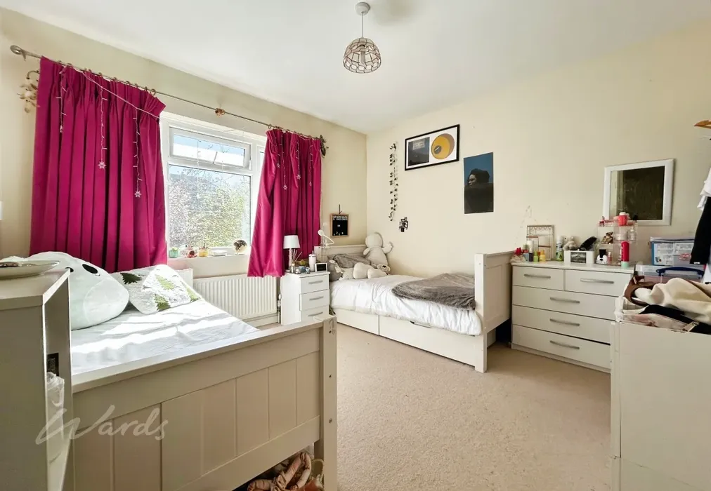 bed 2 - Friezland Road Tunbridge Wells TN4 - Wards of Kent