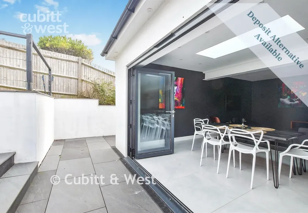 Bi-Fold Doors - DEPOSIT ALTERNATIVE AVAILABLE, Brambletyne Avenue, BN2 - Wards of Kent