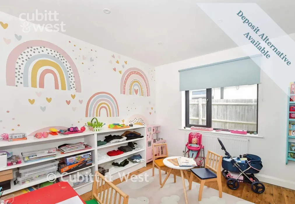 Bedroom - DEPOSIT ALTERNATIVE AVAILABLE, Brambletyne Avenue, BN2 - Wards of Kent