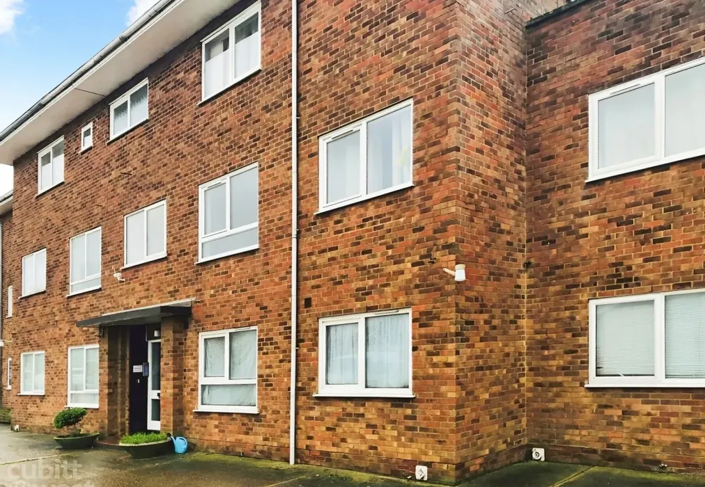b92aeb0e-front - South Coast Road, Peacehaven, BN10 - Wards of Kent