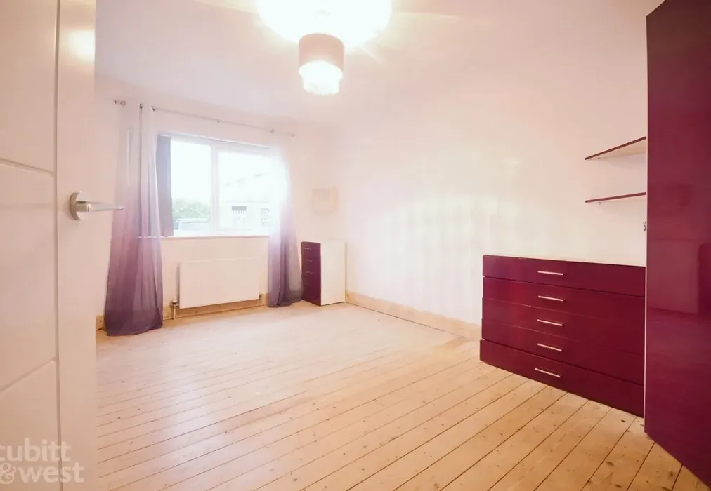28ccc72d-bedroom1 - South Coast Road, Peacehaven, BN10 - Wards of Kent