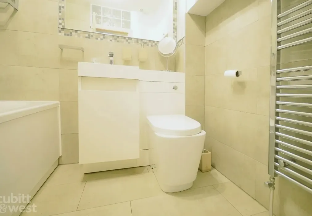 d2db82d7-bathroom - South Coast Road, Peacehaven, BN10 - Wards of Kent