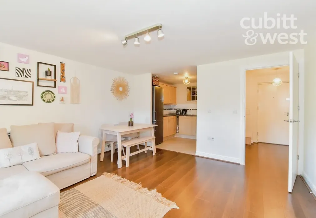 Lounge/Diner - Finlay Court, Commonwealth Drive, RH10 - Wards of Kent