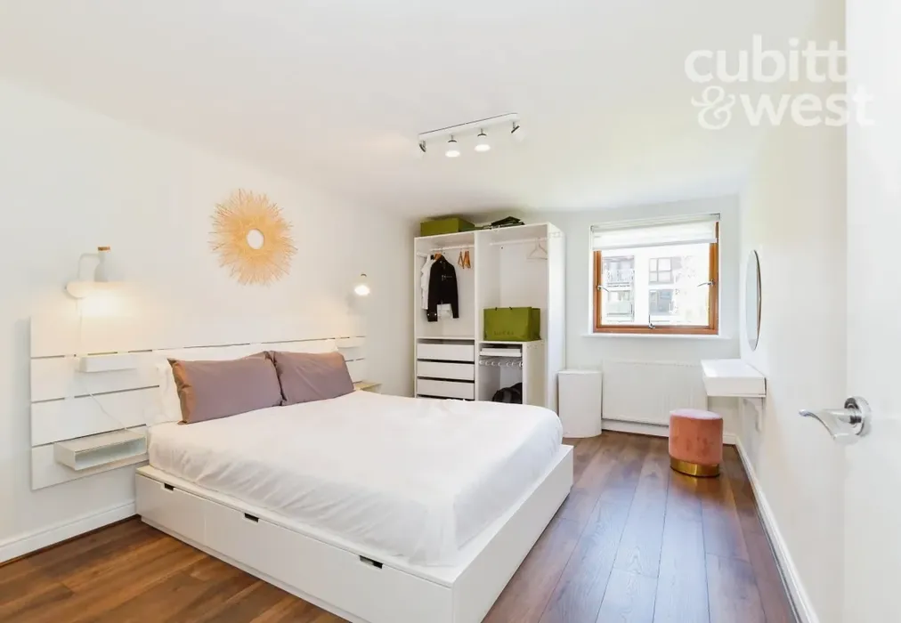 Bedroom - Finlay Court, Commonwealth Drive, RH10 - Wards of Kent