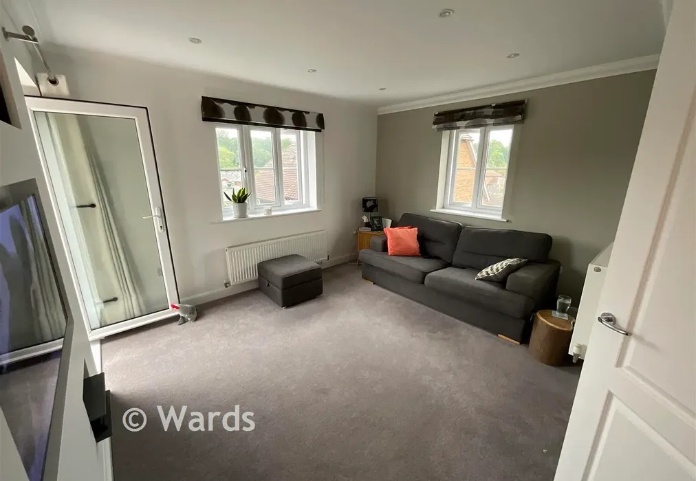 Lounge - Amber Lane, Kings Hill, West Malling, Kent - Wards of Kent