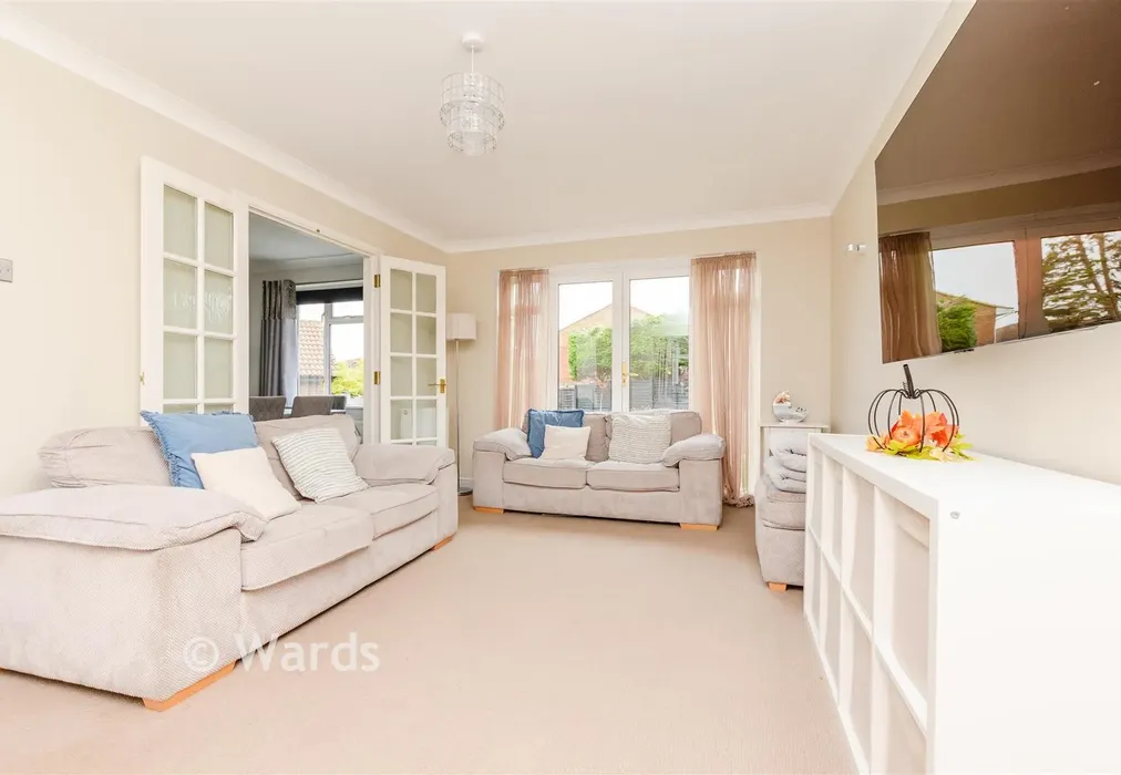 Lounge - Durndale Lane, Northfleet, Gravesend, Kent - Wards of Kent