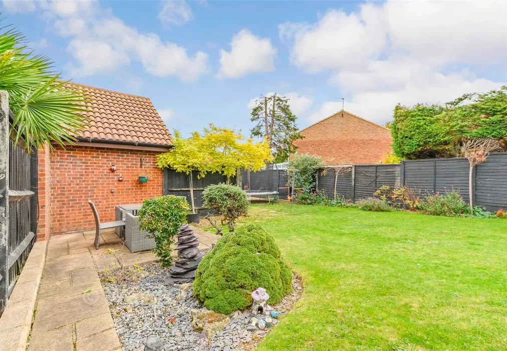 Rear Garden - Durndale Lane, Northfleet, Gravesend, Kent - Wards of Kent