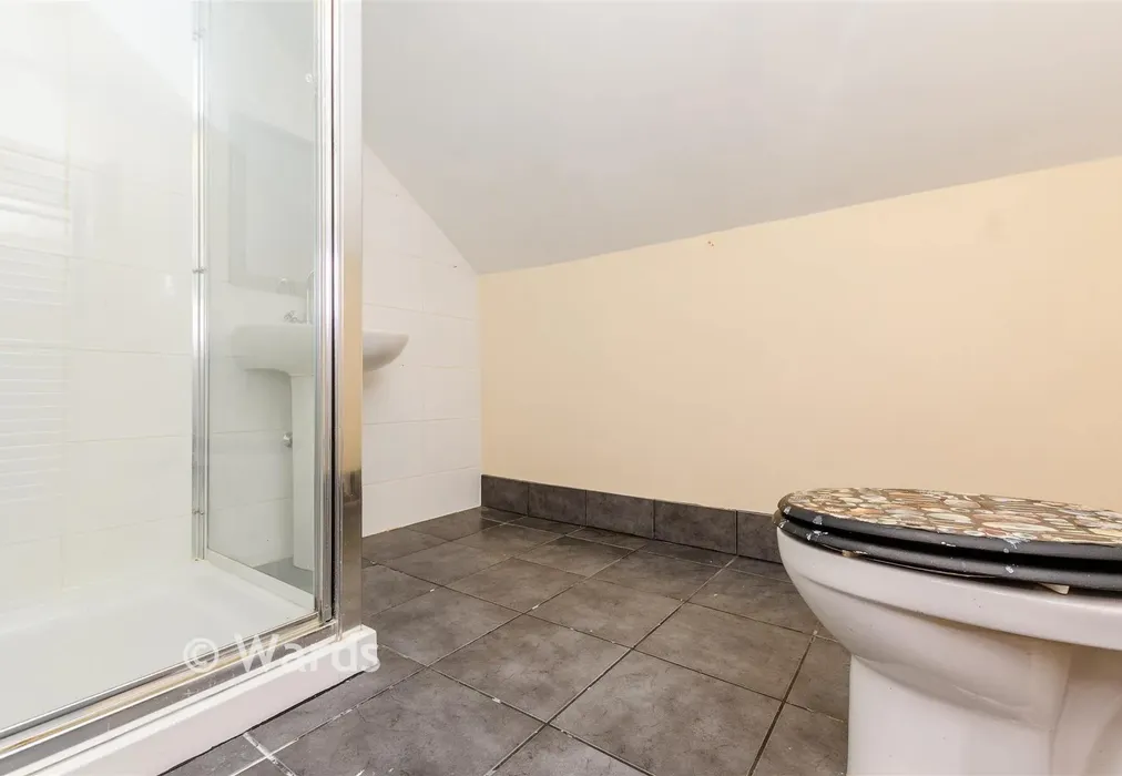 En-Suite Shower Room - Jersey Road, Strood, Rochester, Kent - Wards of Kent