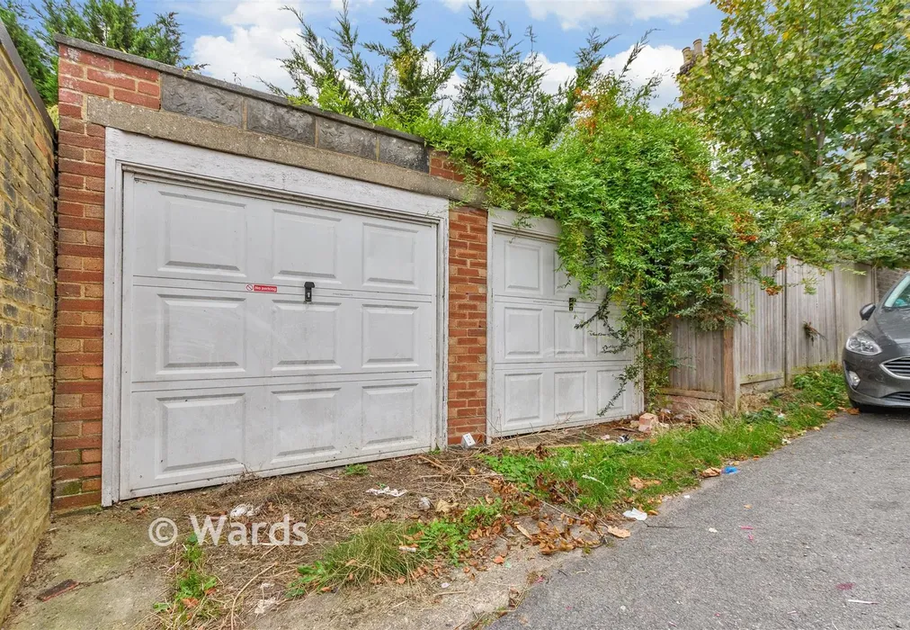 Garage - Jersey Road, Strood, Rochester, Kent - Wards of Kent